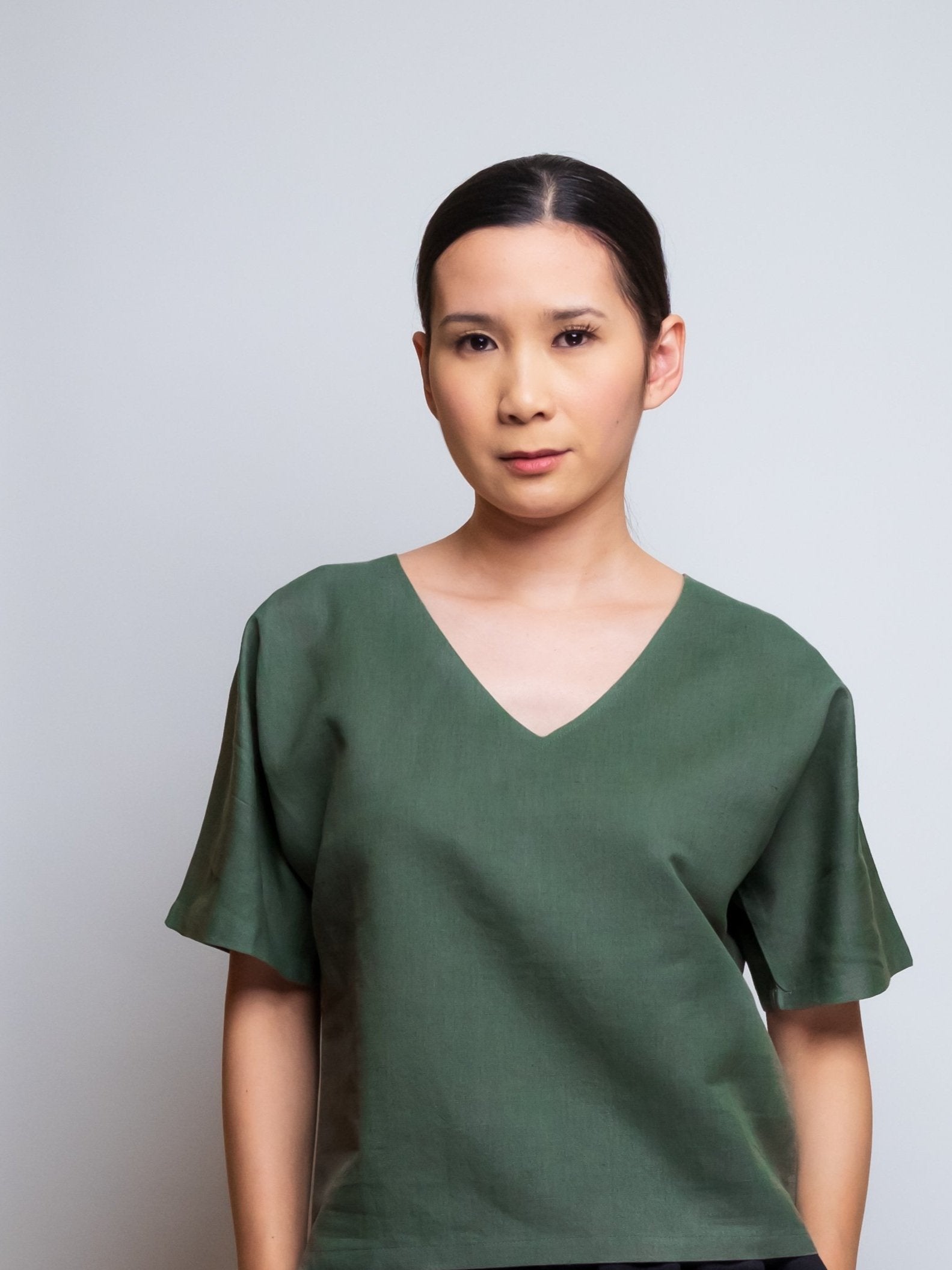 Boxy Linen Tee- V-Neck image 12