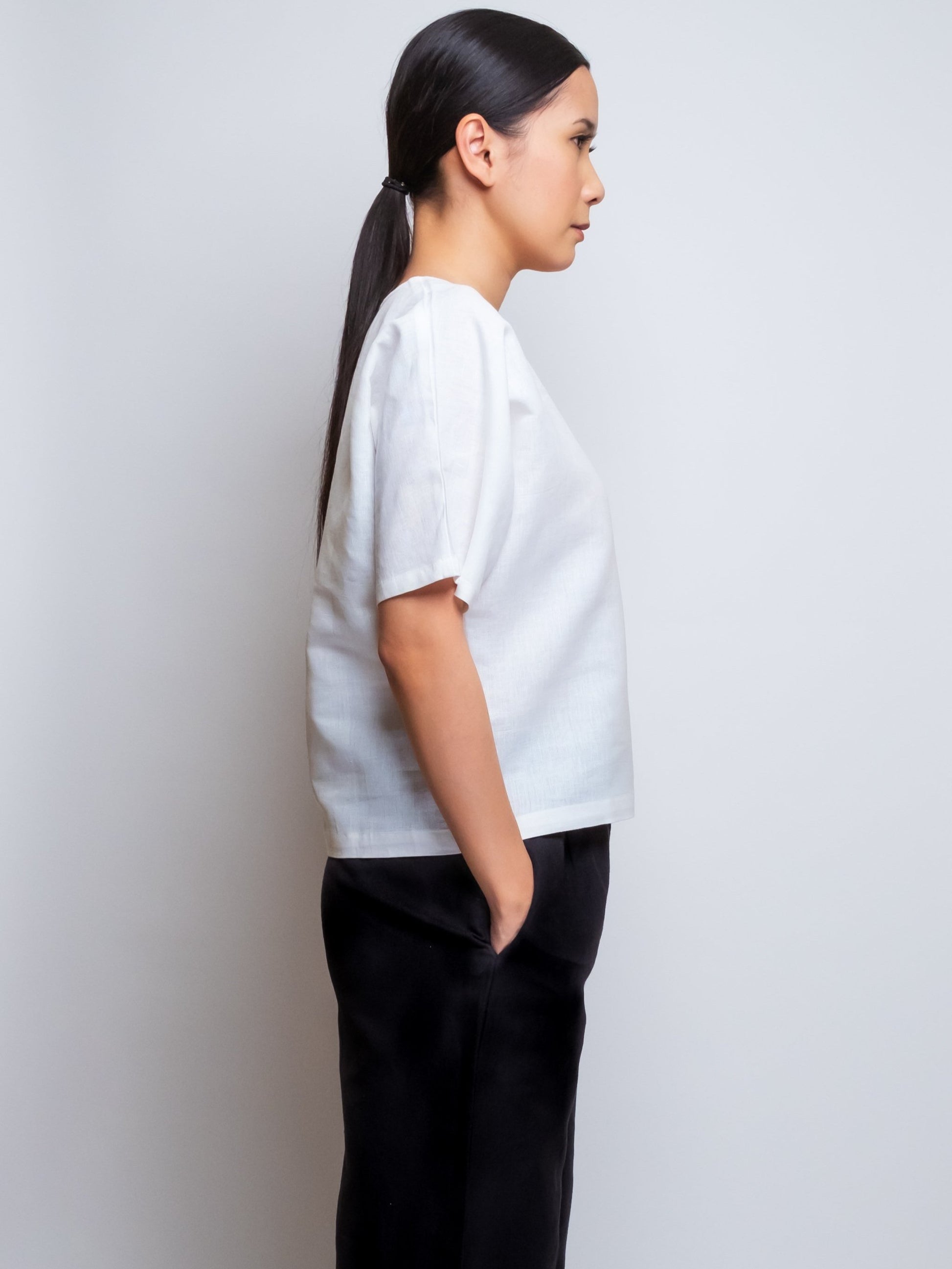 Boxy Linen Tee- V-Neck image 9