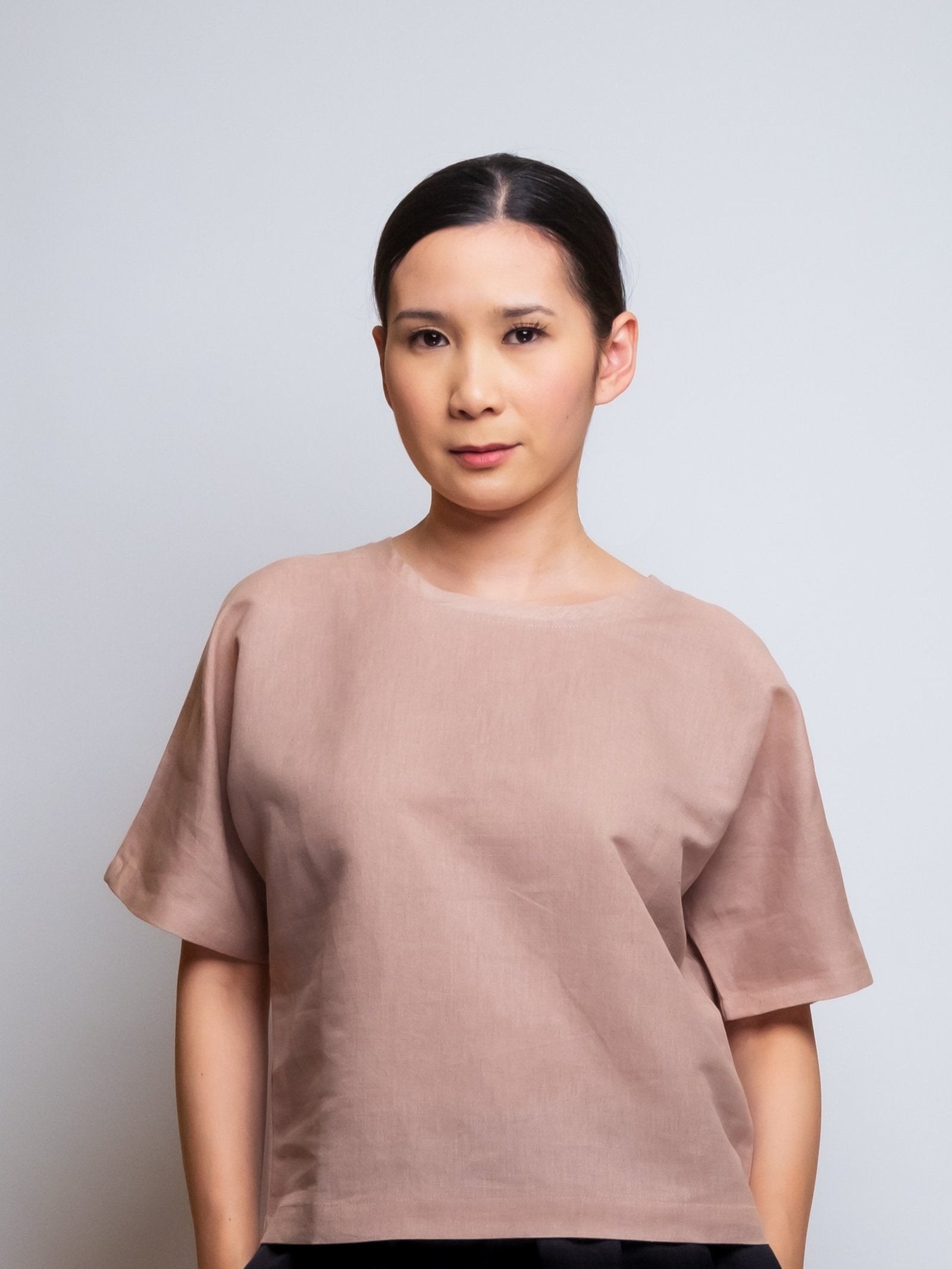 Boxy Linen Tee- Round Neckline image 10
