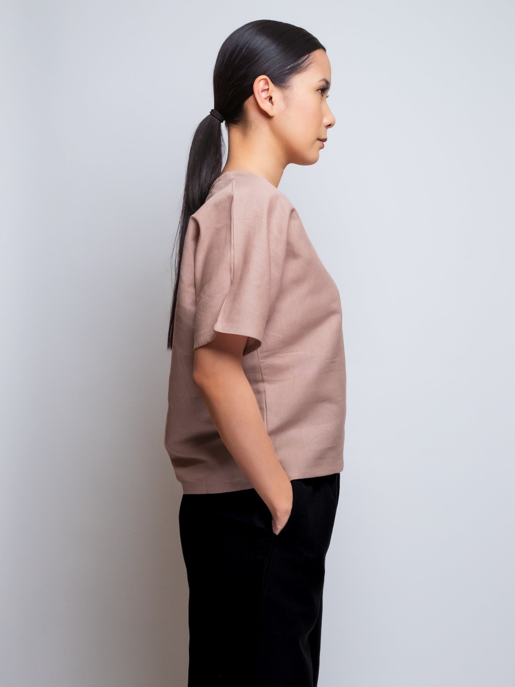 Boxy Linen Tee- V-Neck image 7