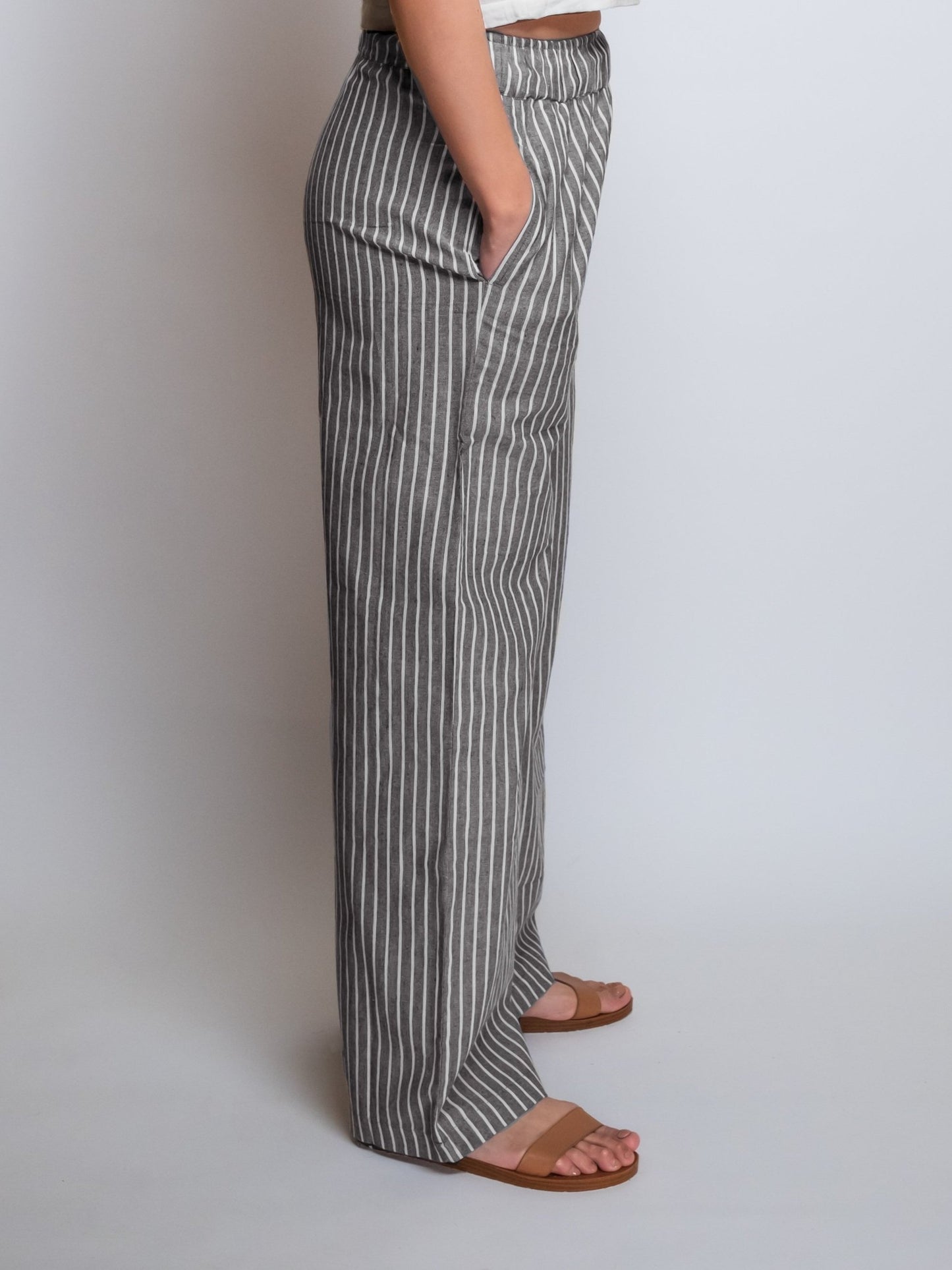 Linen Ankle-Cropped Pant image 15