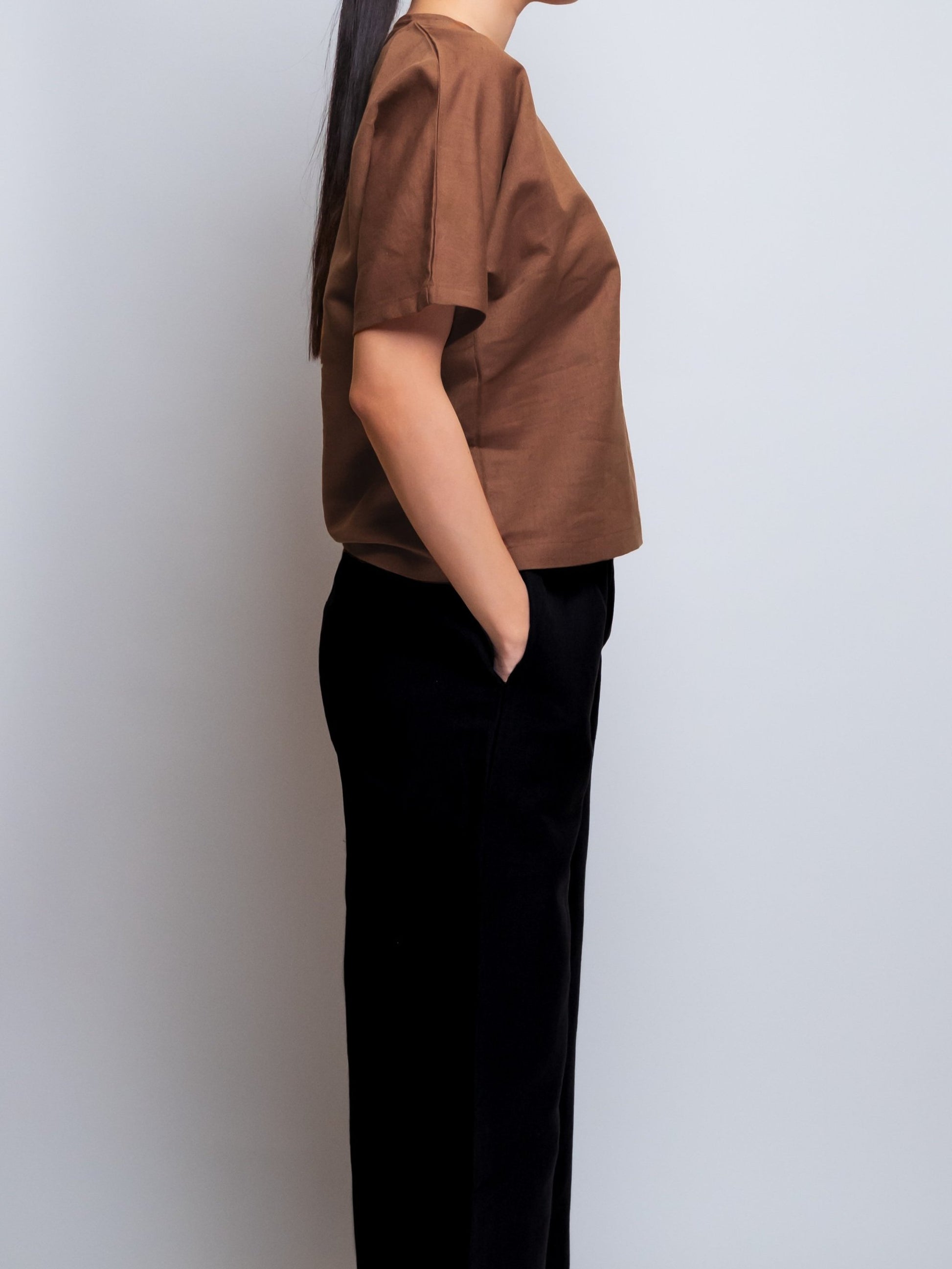 Boxy Linen Tee- Round Neckline image 7