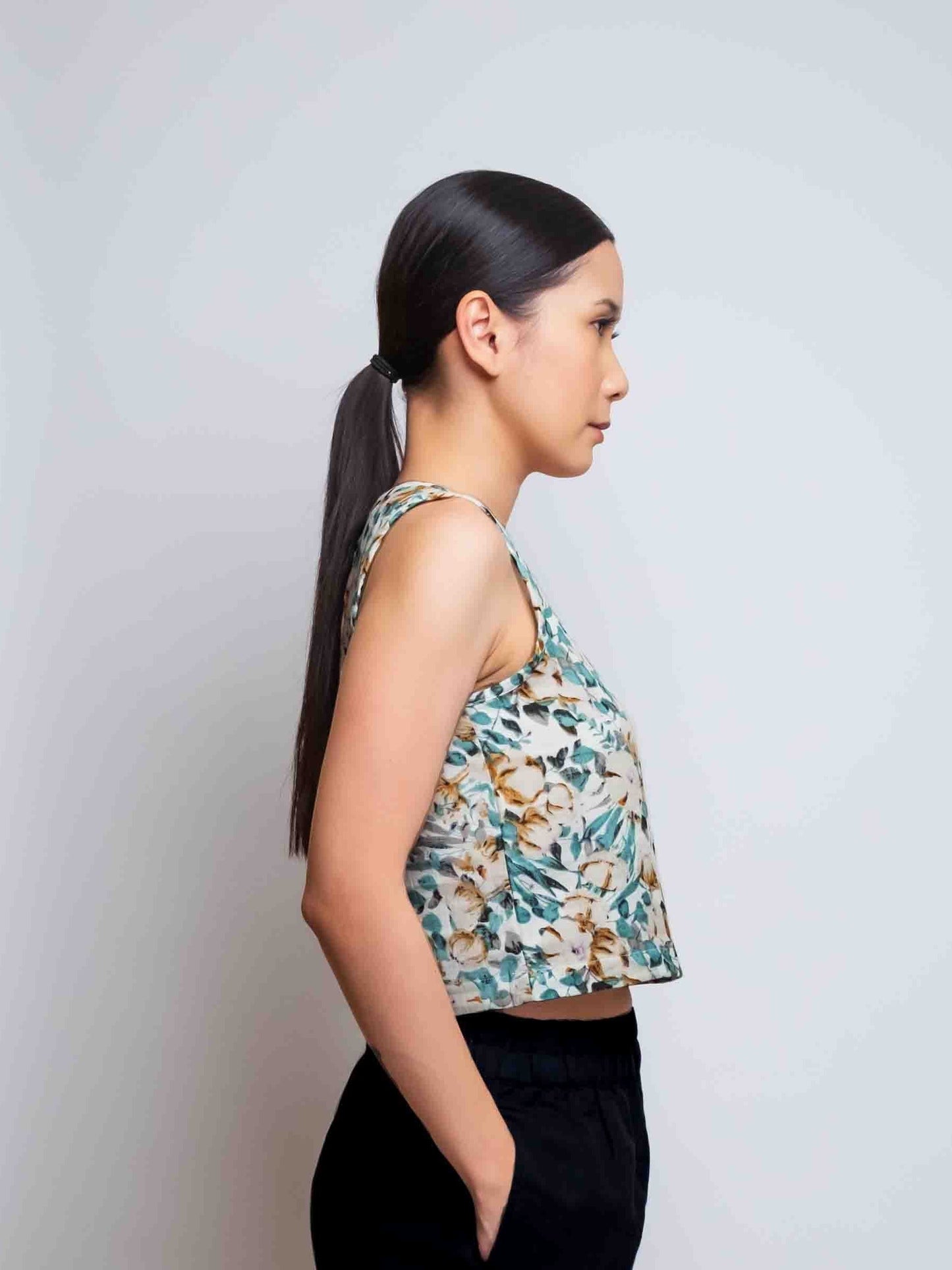 Linen Cropped Tank Top image 12