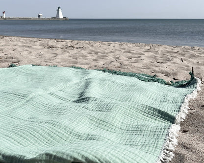 Organic Crinkle Cotton Coverlet: Green image 4