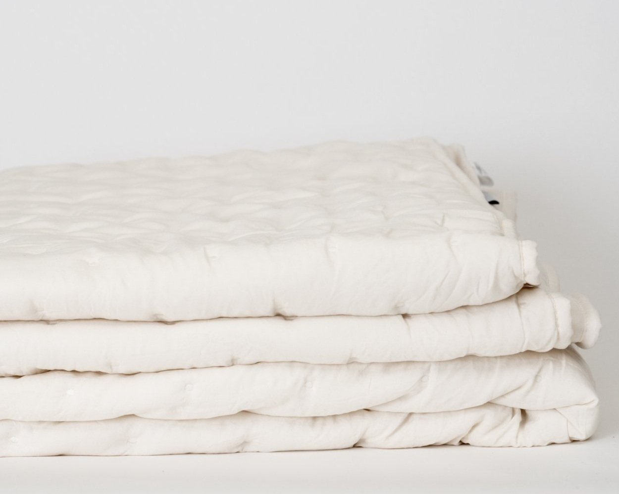 Super Soft lightweight Comforter image 8