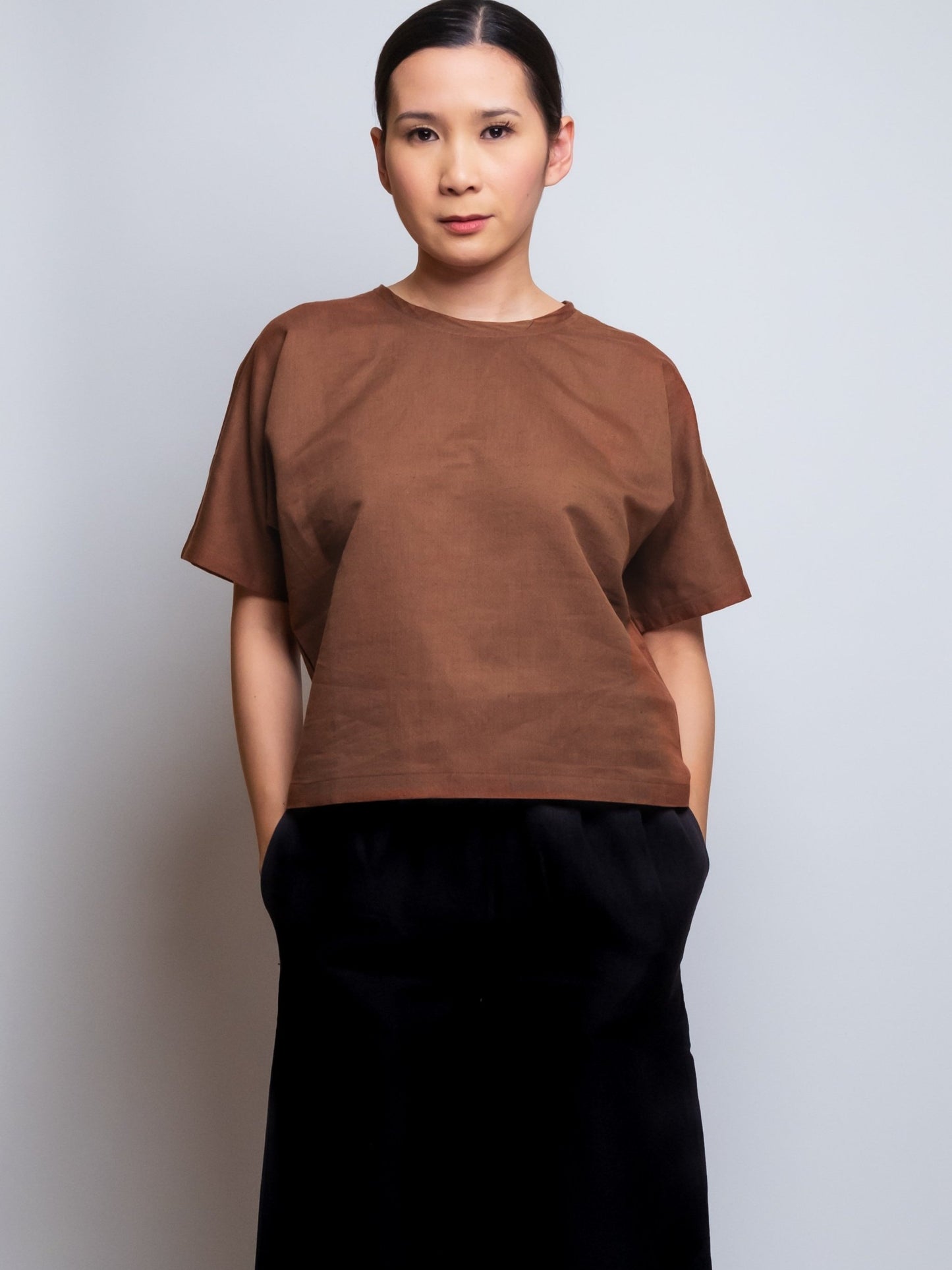 Boxy Linen Tee- Round Neckline image 6