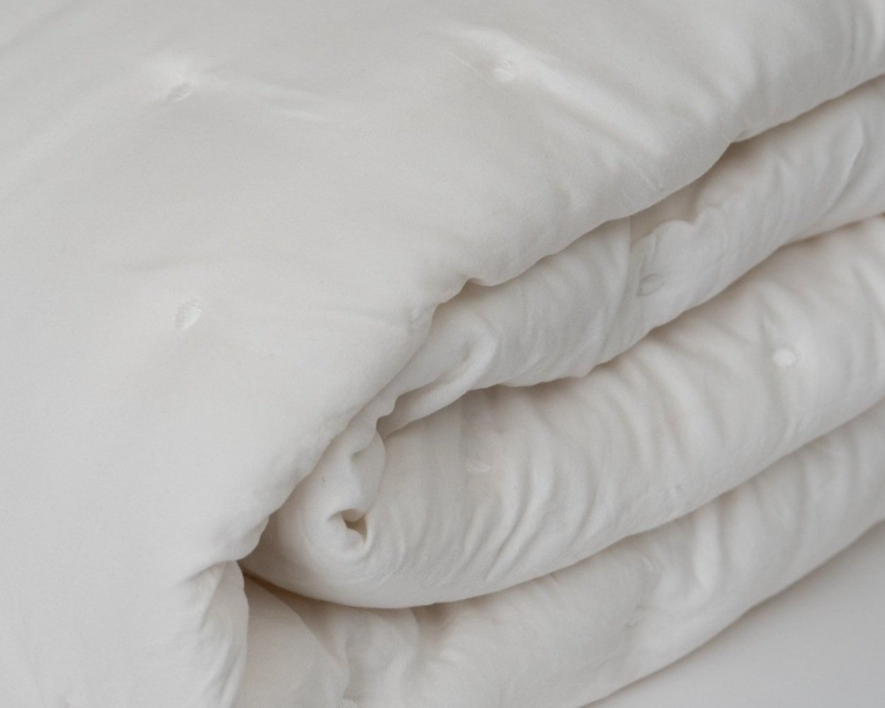 Super Soft lightweight Comforter image 6