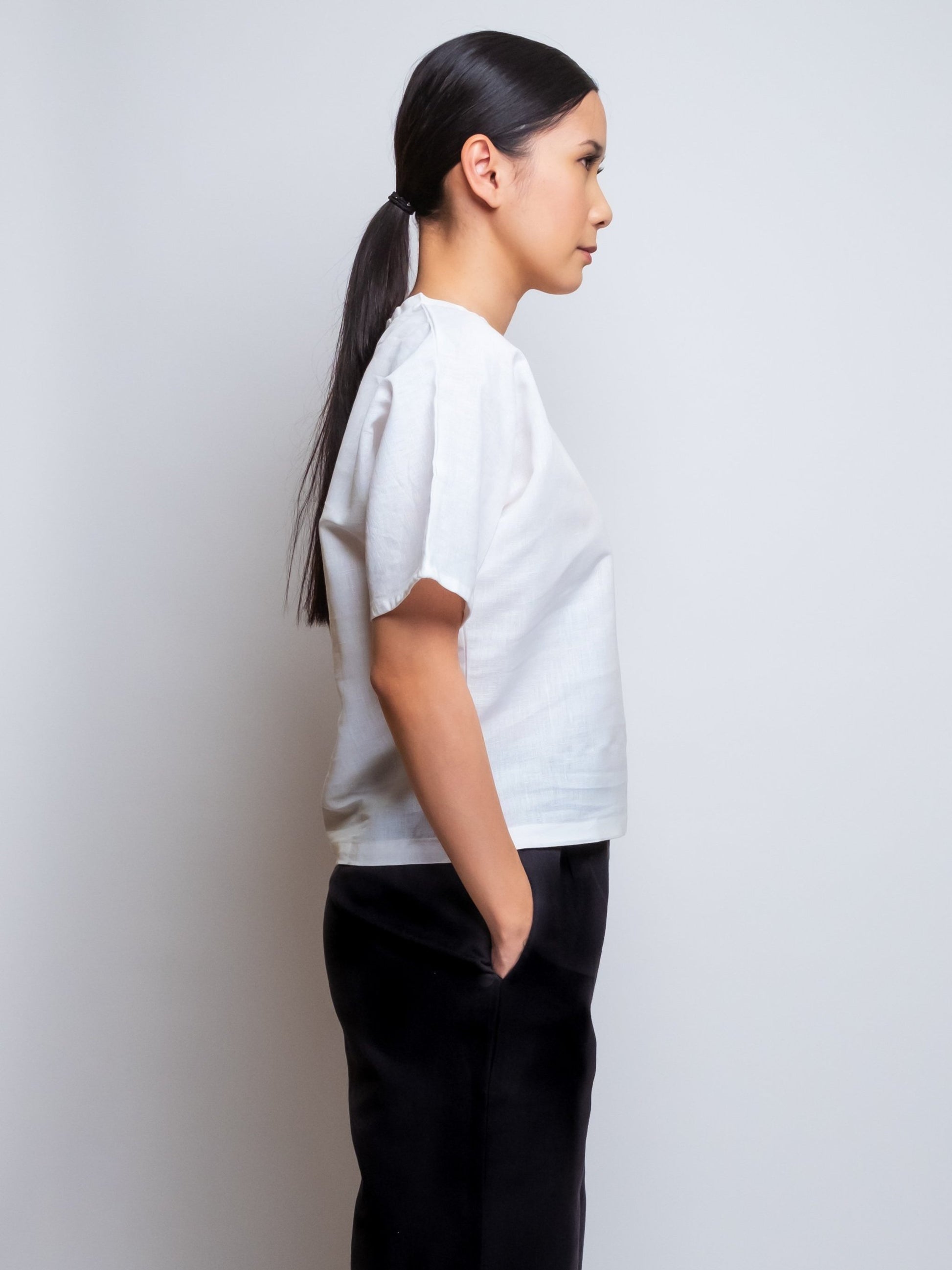 Boxy Linen Tee- Round Neckline image 9