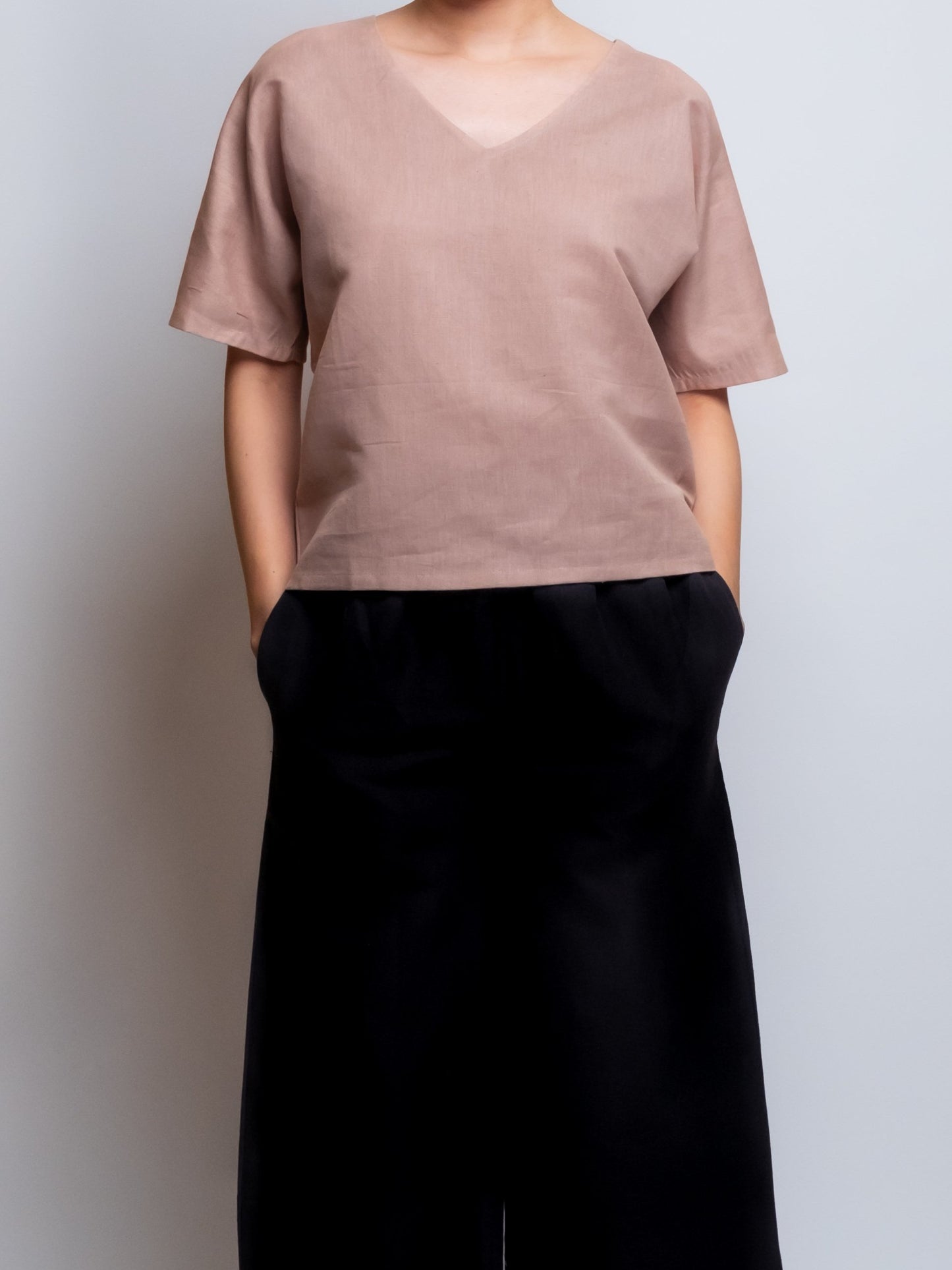 Boxy Linen Tee- V-Neck image 6