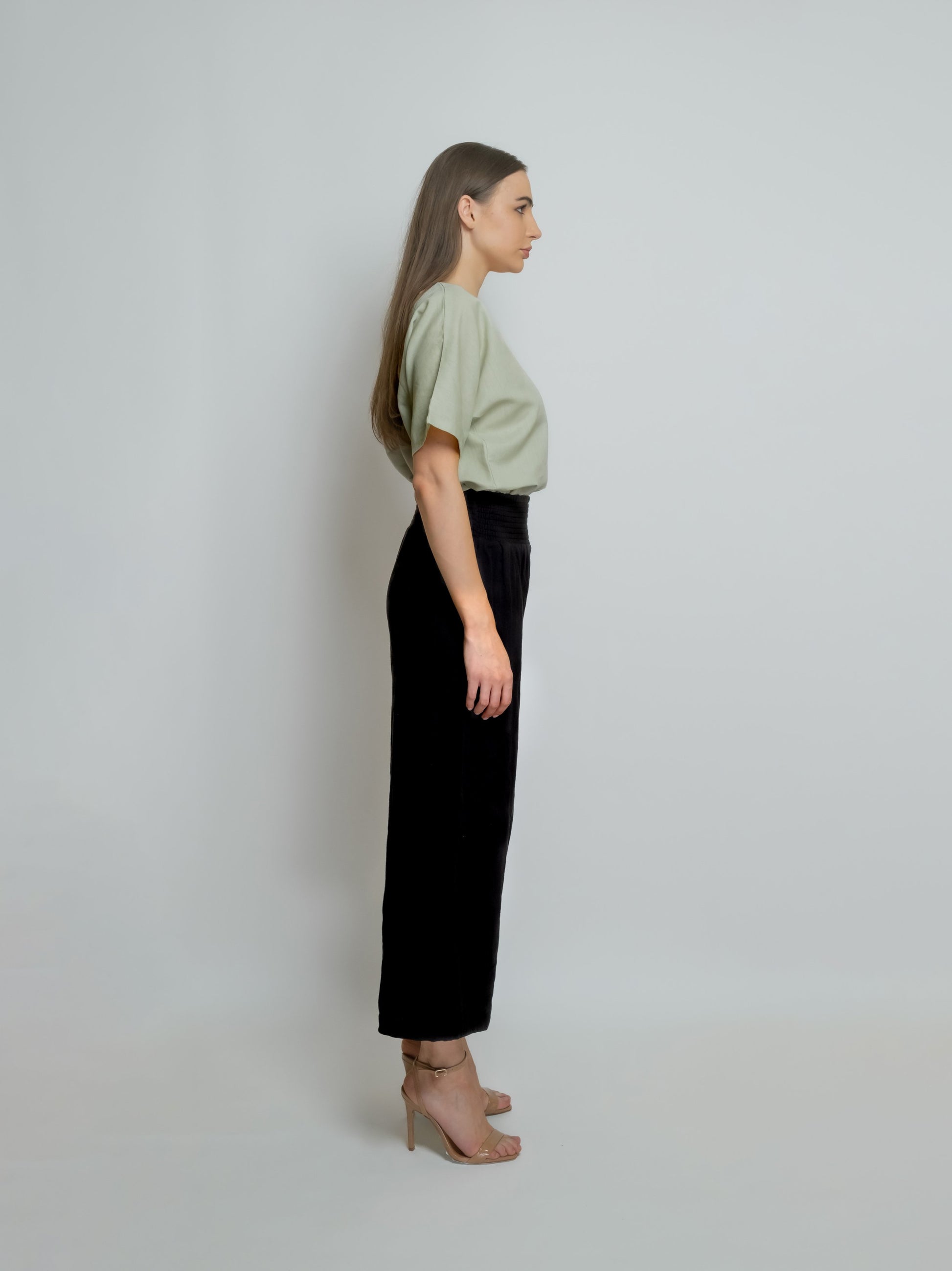 Boxy Linen Tee- V-Neck image 4