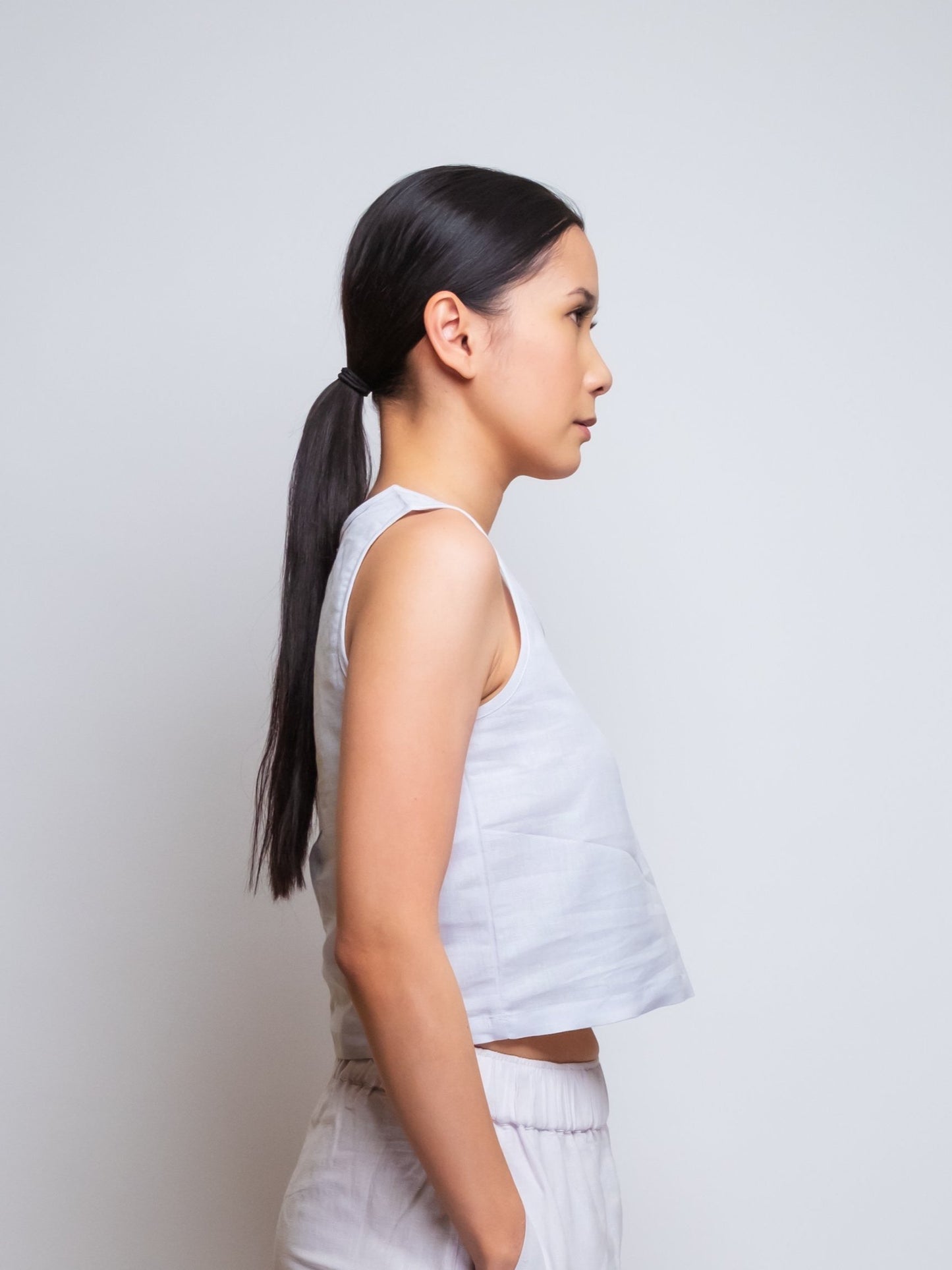 Linen Cropped Tank Top image 2