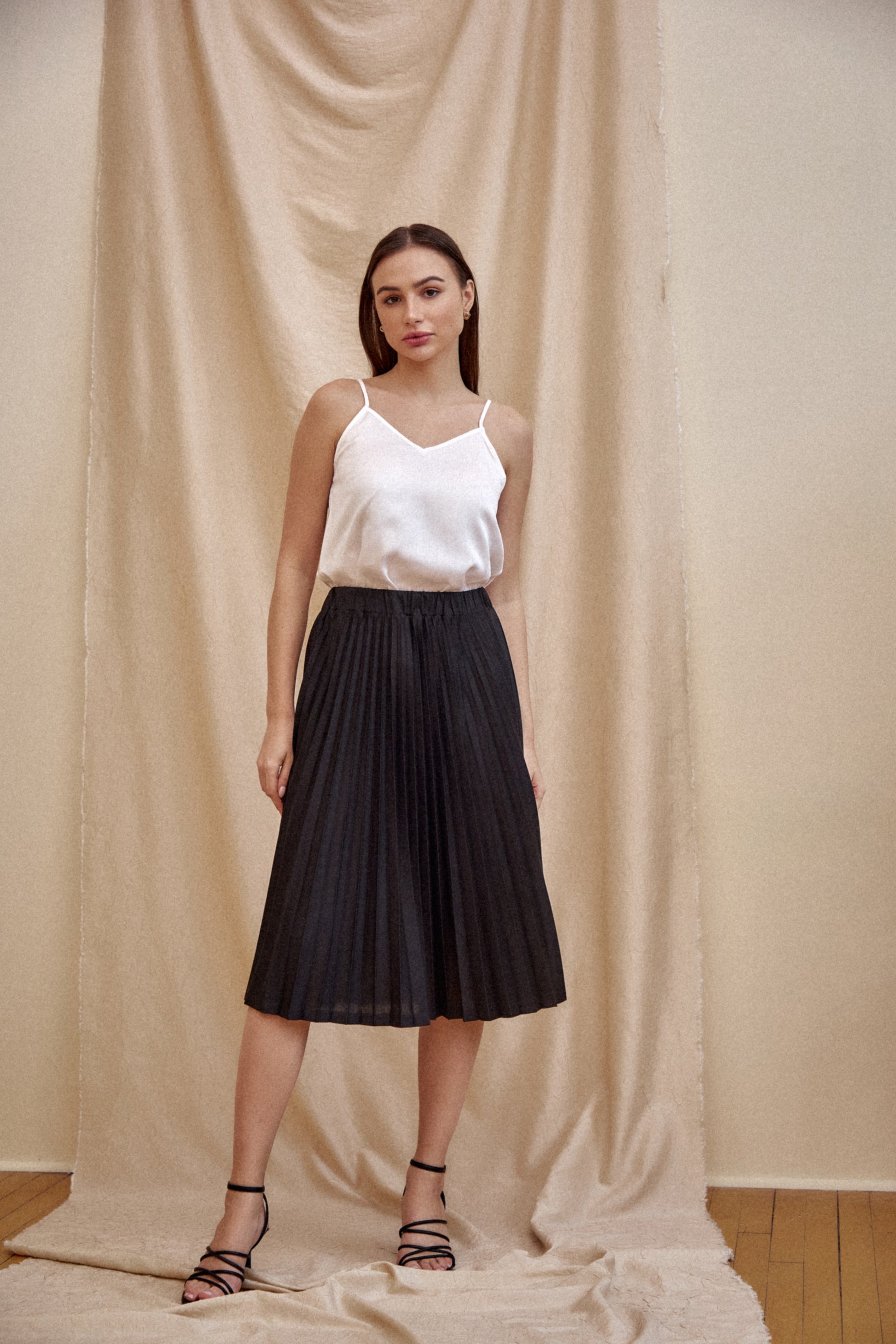 pleated skirts with pockets image 2