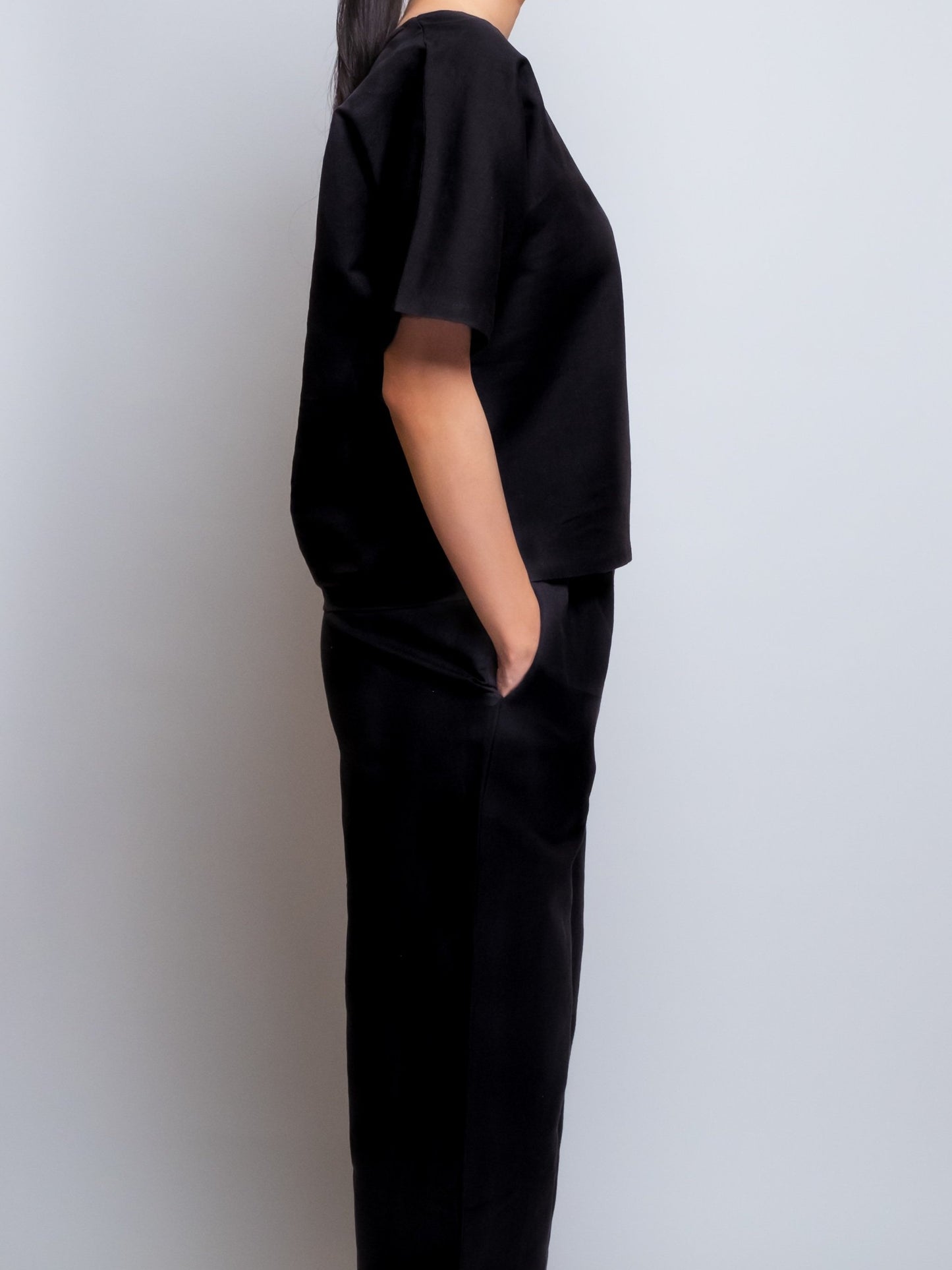 Boxy Linen Tee- V-Neck image 11