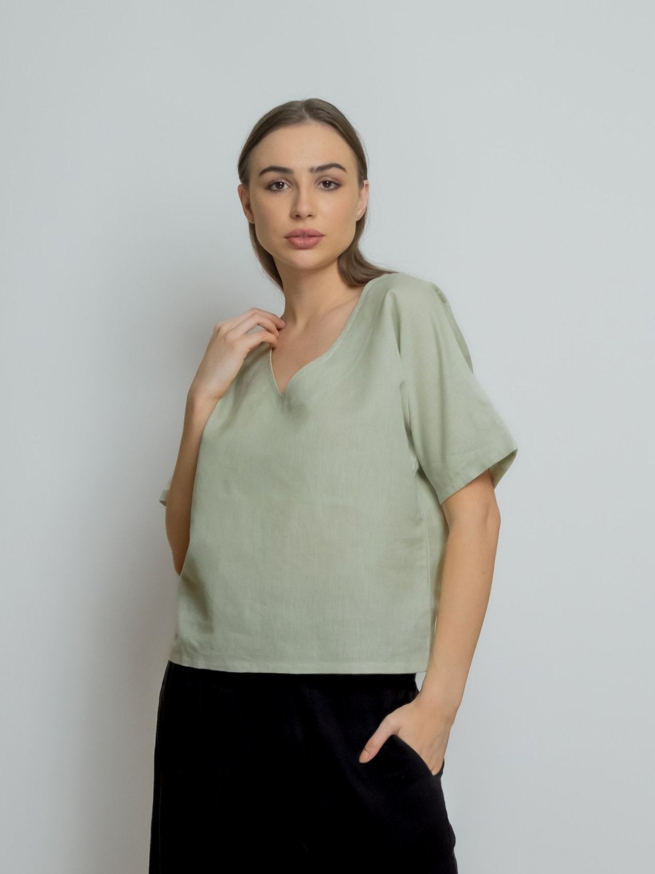Boxy Linen Tee- V-Neck image 0