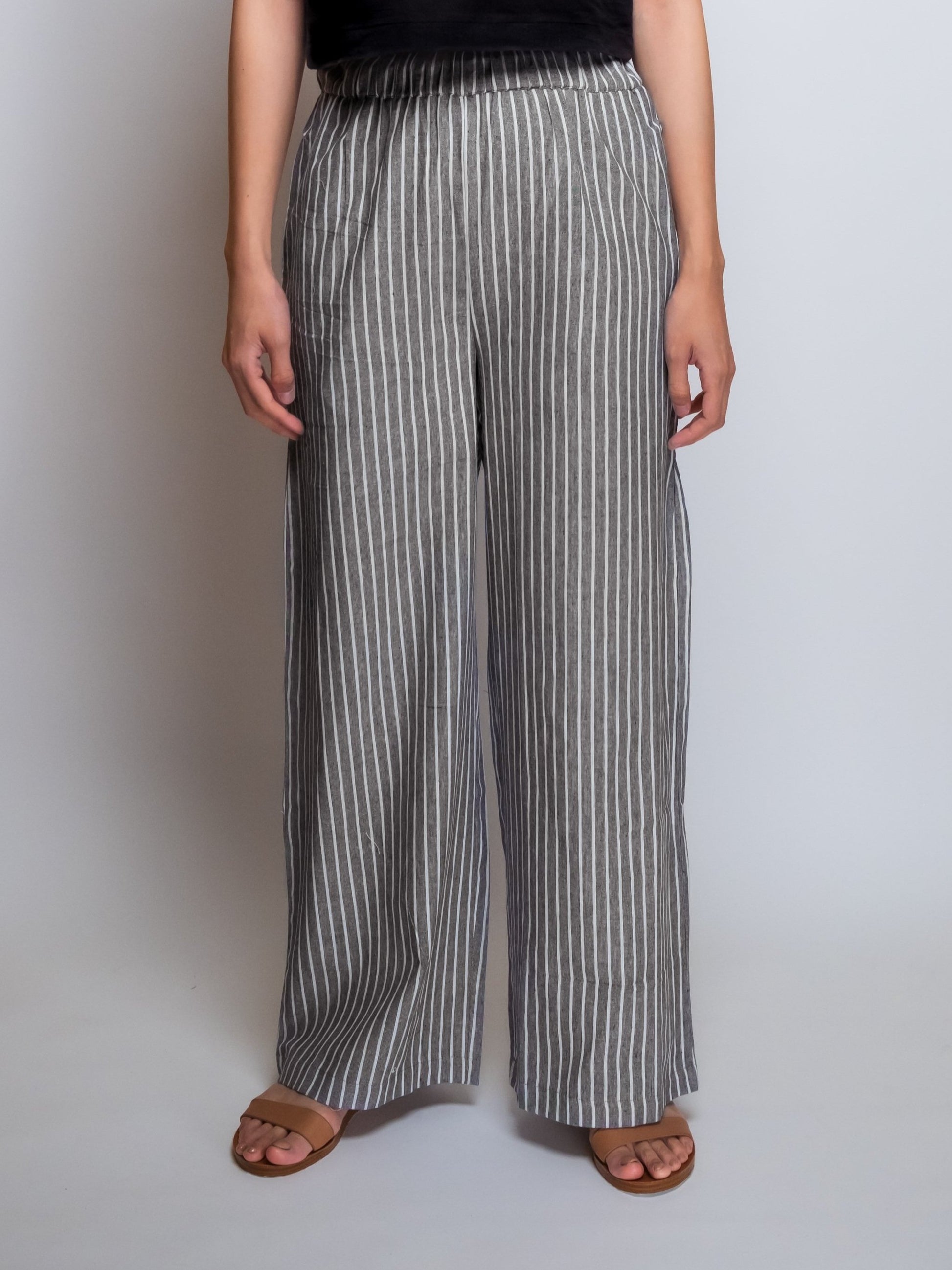 Linen Ankle-Cropped Pant image 17